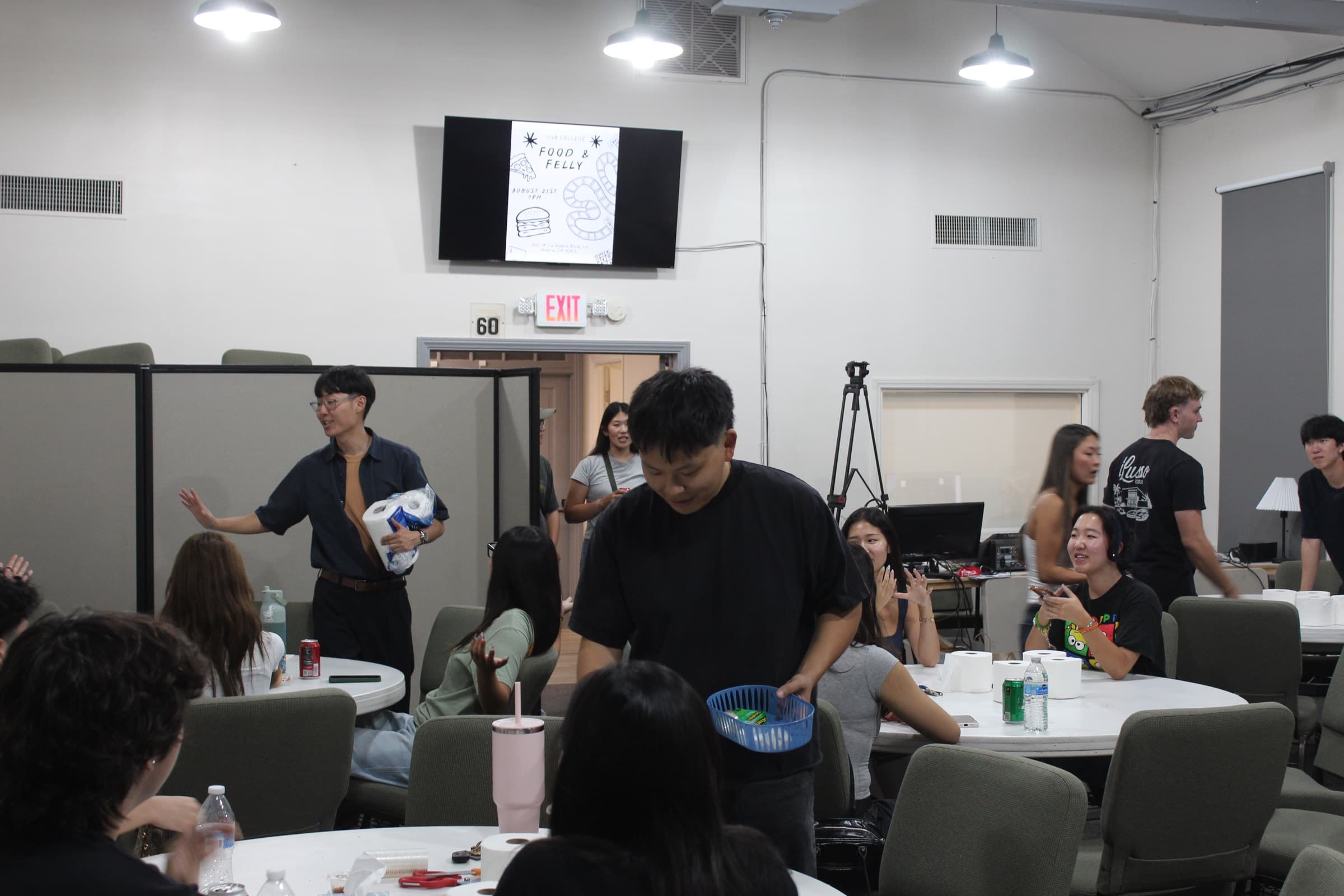 Students sharing a meal at a 1128 College night